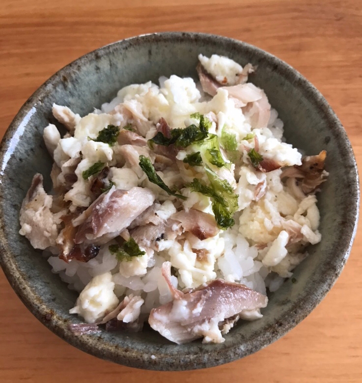 塩鯖と卵白炒め丼