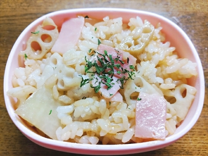 蓮根と大根とベーコンの炒めご飯