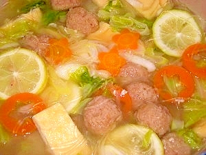 白菜と肉団子の塩麹スープ