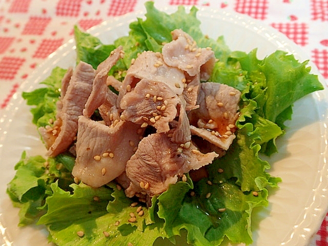 青じそドレッシングで　豚肉とレタスのサラダ♬