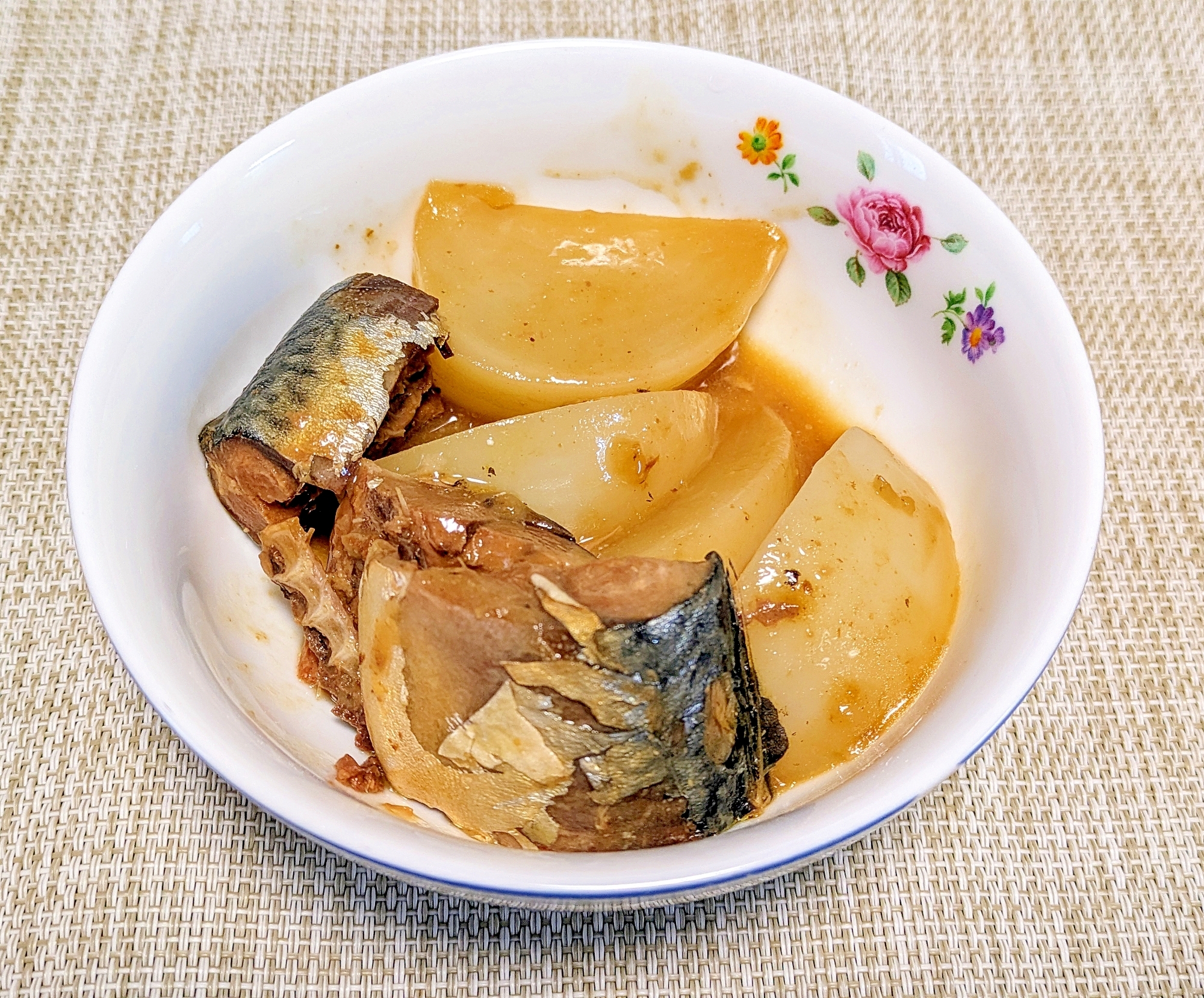 さば缶とカブの味噌煮