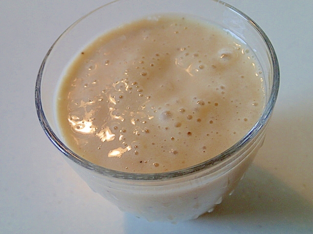 オオバコ入り バナナと豆腐と黒酢の乳酸ジュース♪