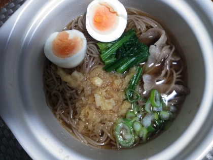 寒い日も温まる～鍋焼き蕎麦