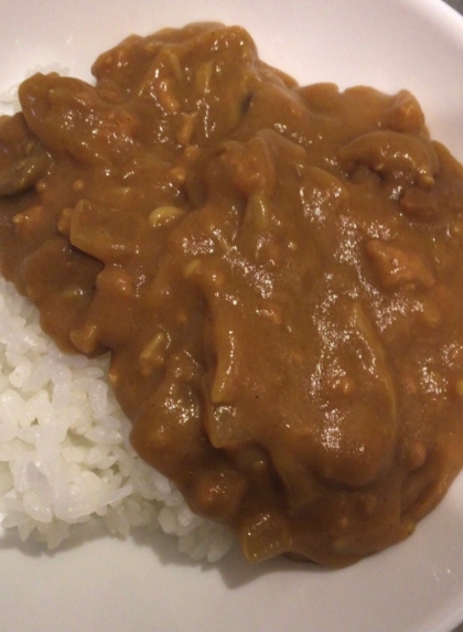 カレーは甘口派なので食べやすく美味しく出来ました(o^^o)まろやかでとっても美味しかったです✨ごちそうさまでした^o^