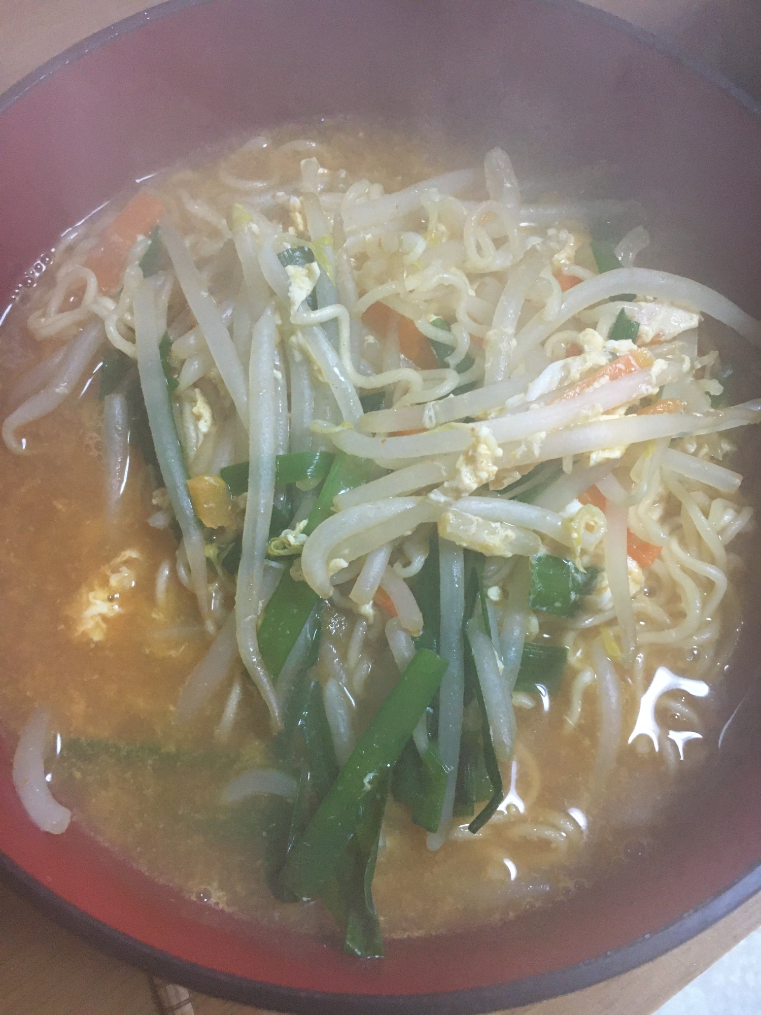 もやしと韮のピリ辛ラーメン