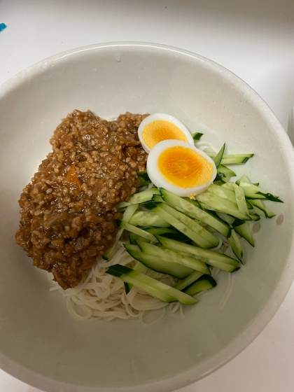 豆板醤抜き、甜麺醤→赤味噌、野菜増しな上に素麺ですが、とっても美味しかったです！4歳娘もたくさん食べてくれました♡