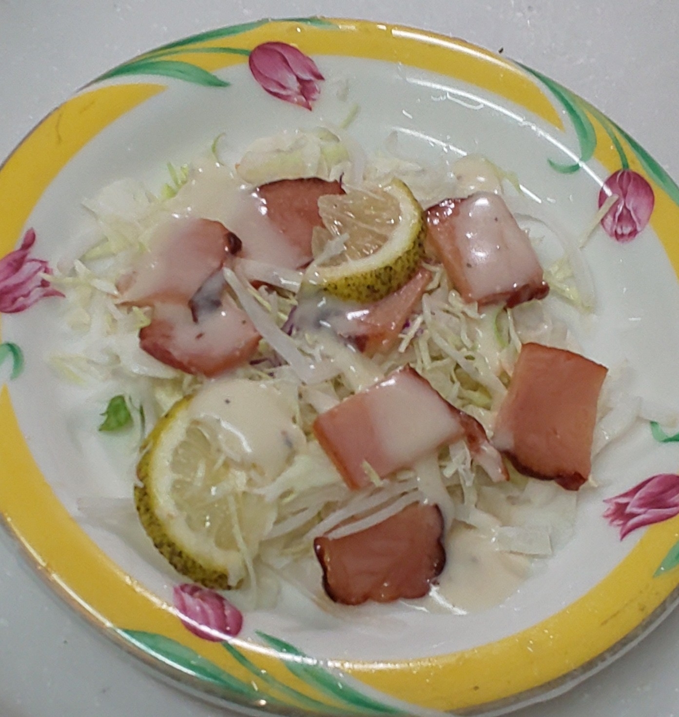 カット野菜☆焼豚のサラダ☆