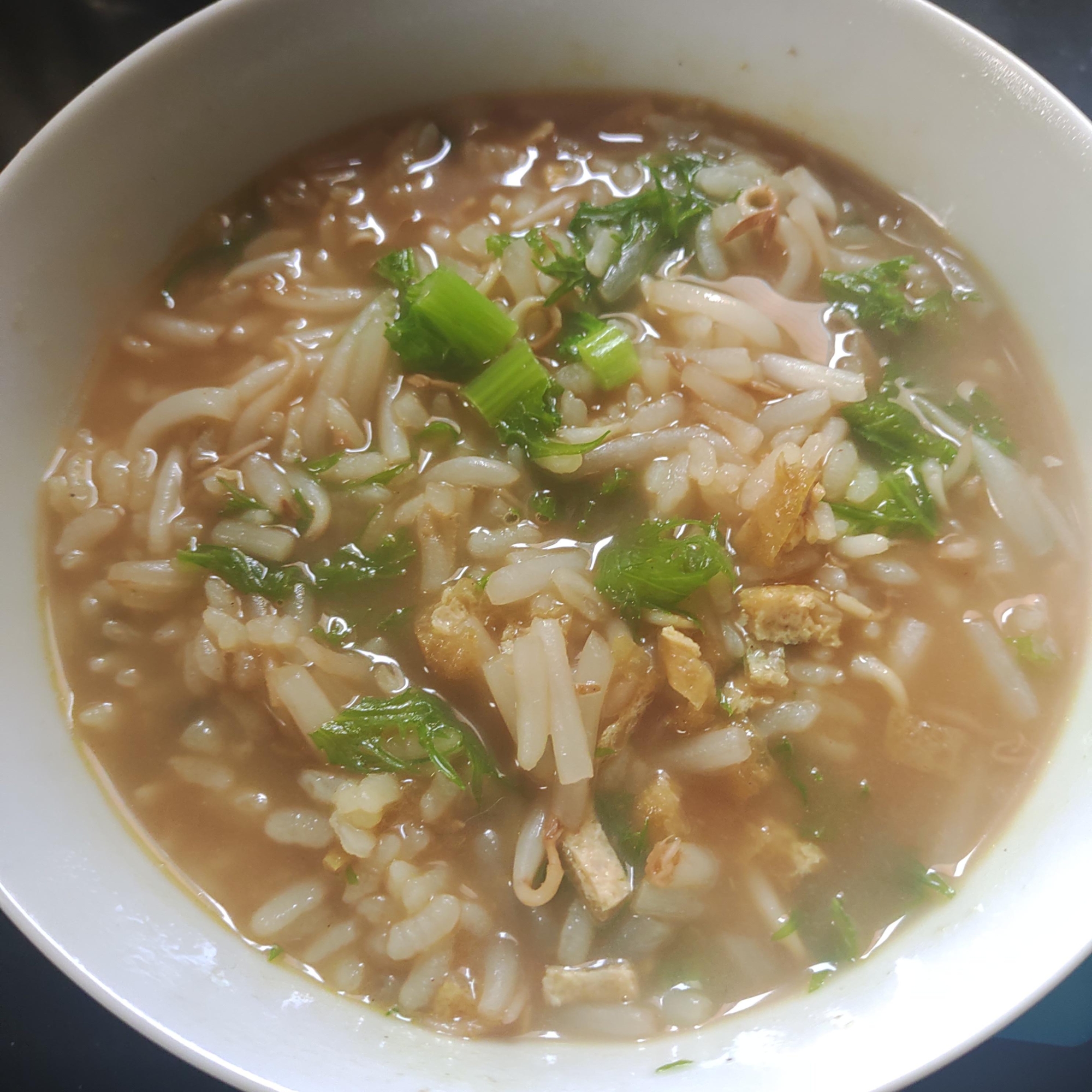 わさび菜、もやし、油揚げ、カレー雑炊
