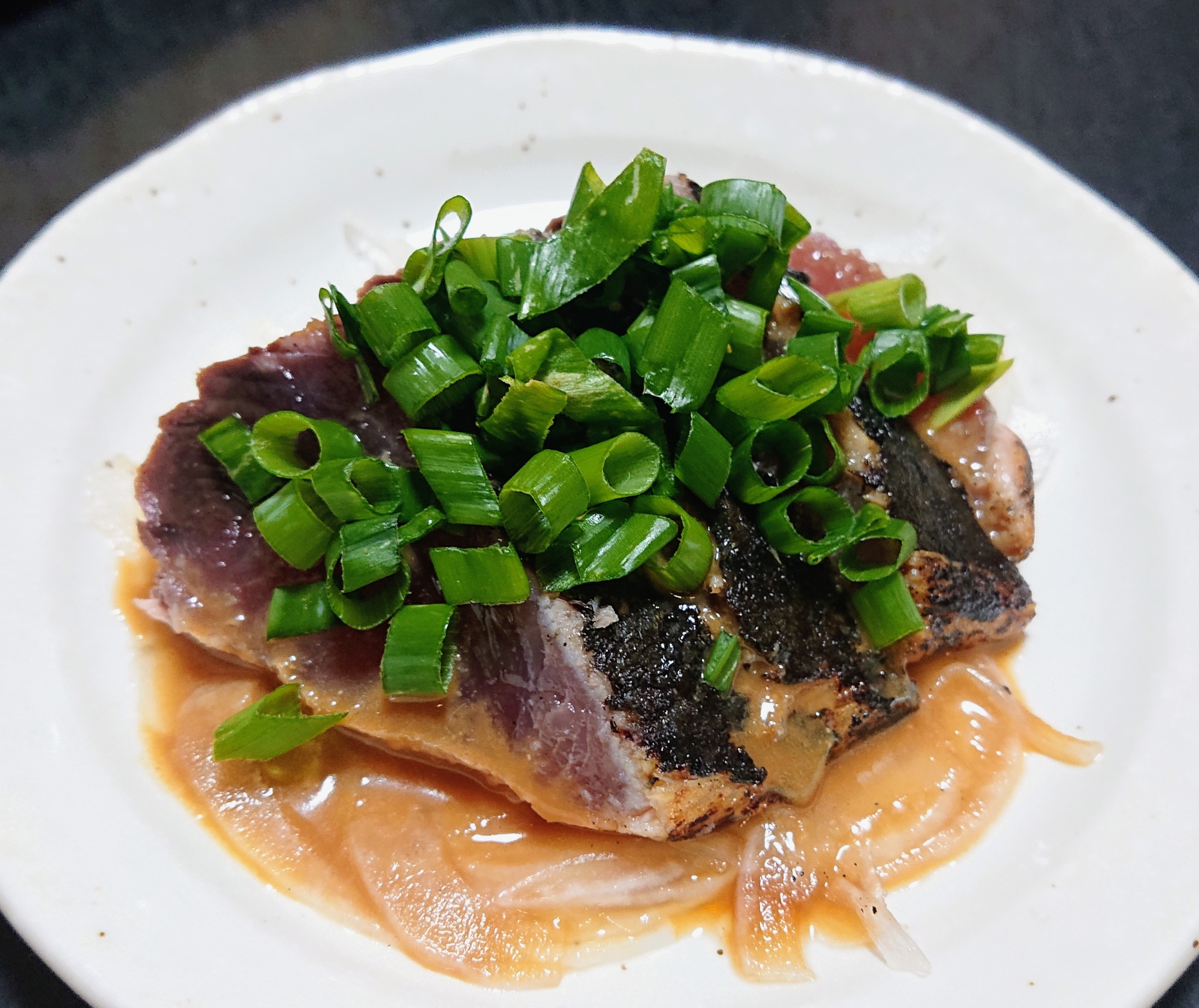 簡単おつまみ☆とんがりソースで食べる鰹のたたき