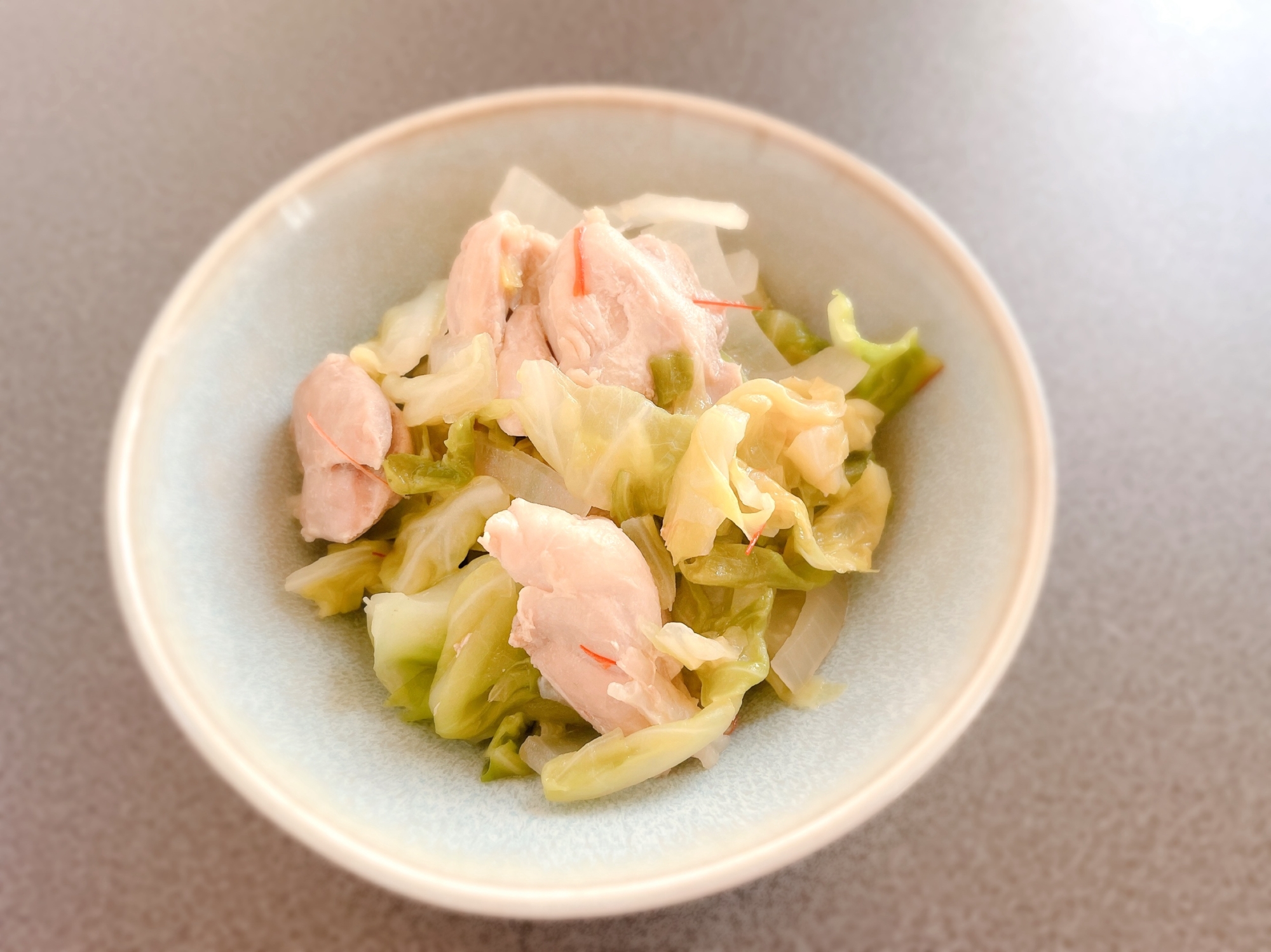 小さじ1/4の油！鶏肉とキャベツの甘酢炒め