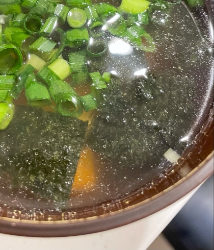 ごま油を少し☆ねぎとわかめの韓国風スープ