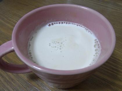 すっかりハマってます。
今日は豆乳を使ってみました。また違った風味が楽しめました(^_^)
ごちそうさまです。