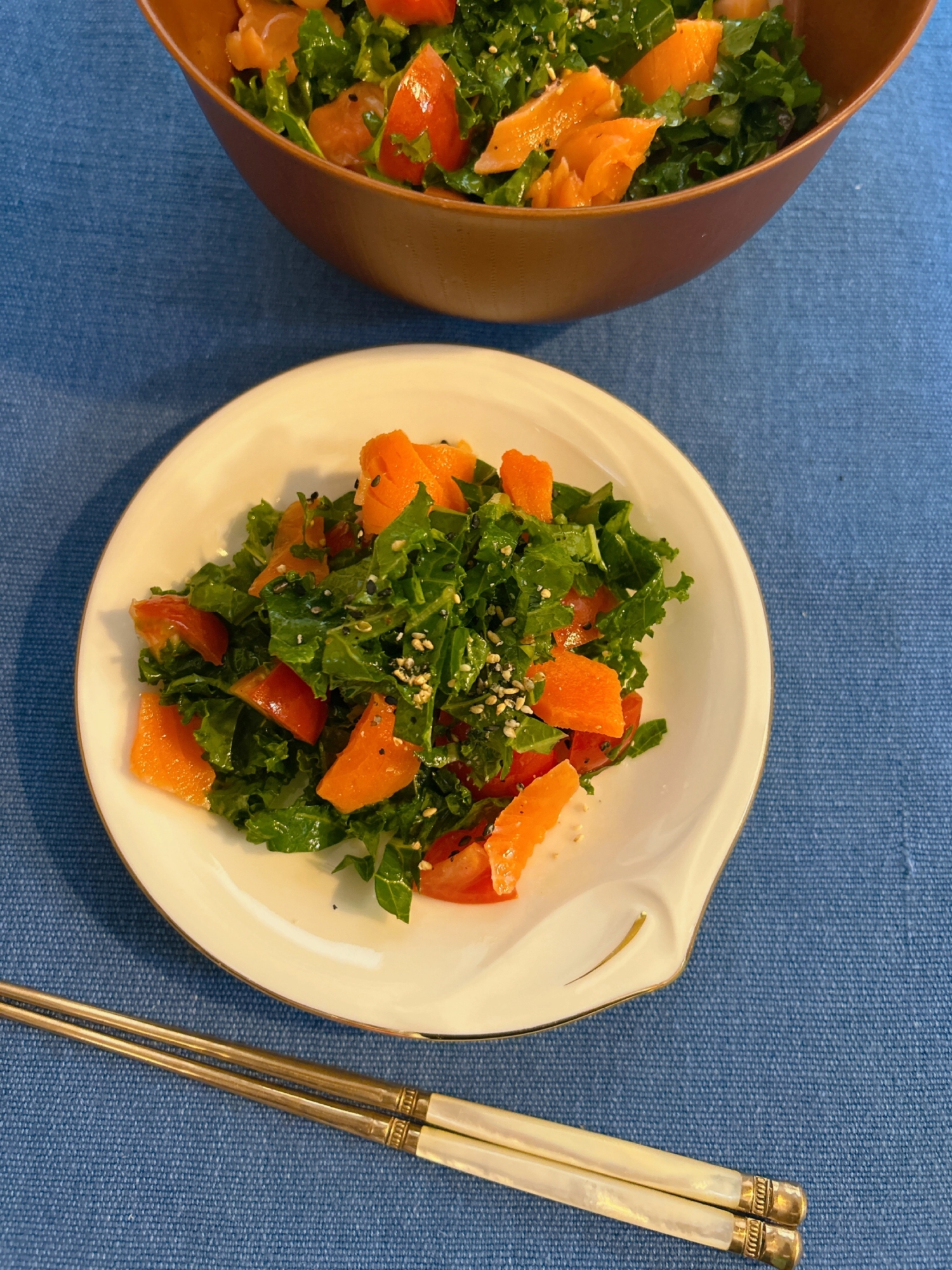 サーモンとケールのサラダ