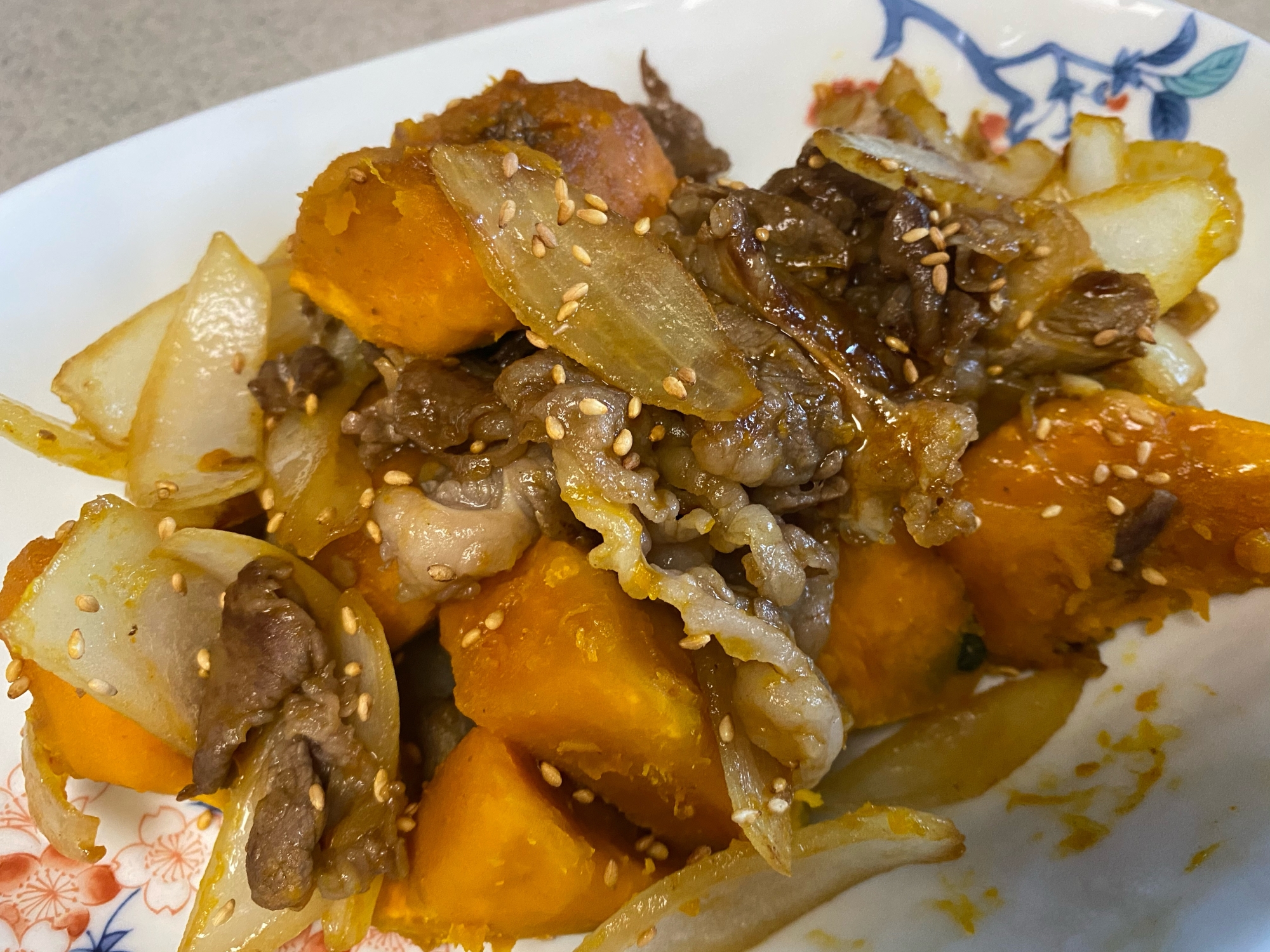味付けはすき焼きのタレだけ☆牛肉とかぼちゃの炒め物