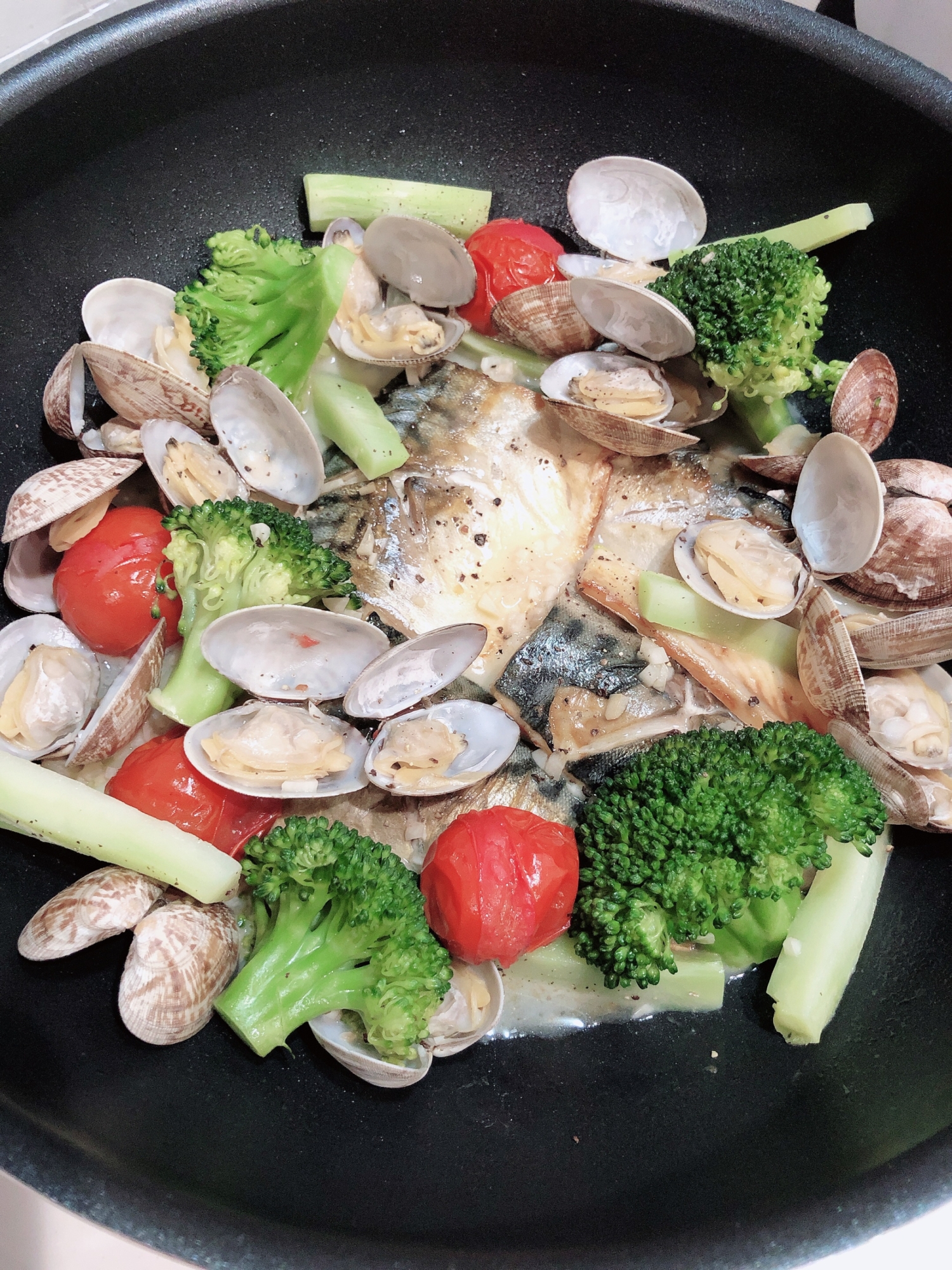 簡単!塩サバのアクアパッツァ