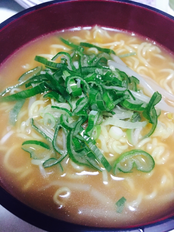 サッポロ一番醤油とんこつラーメン