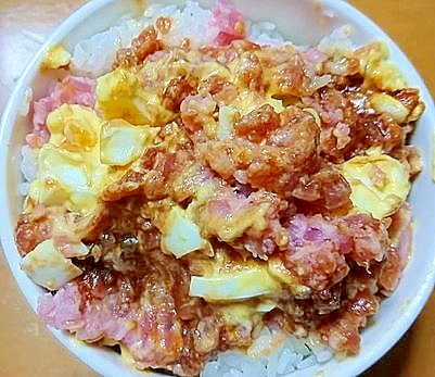 マヨ卵マグロたたき丼