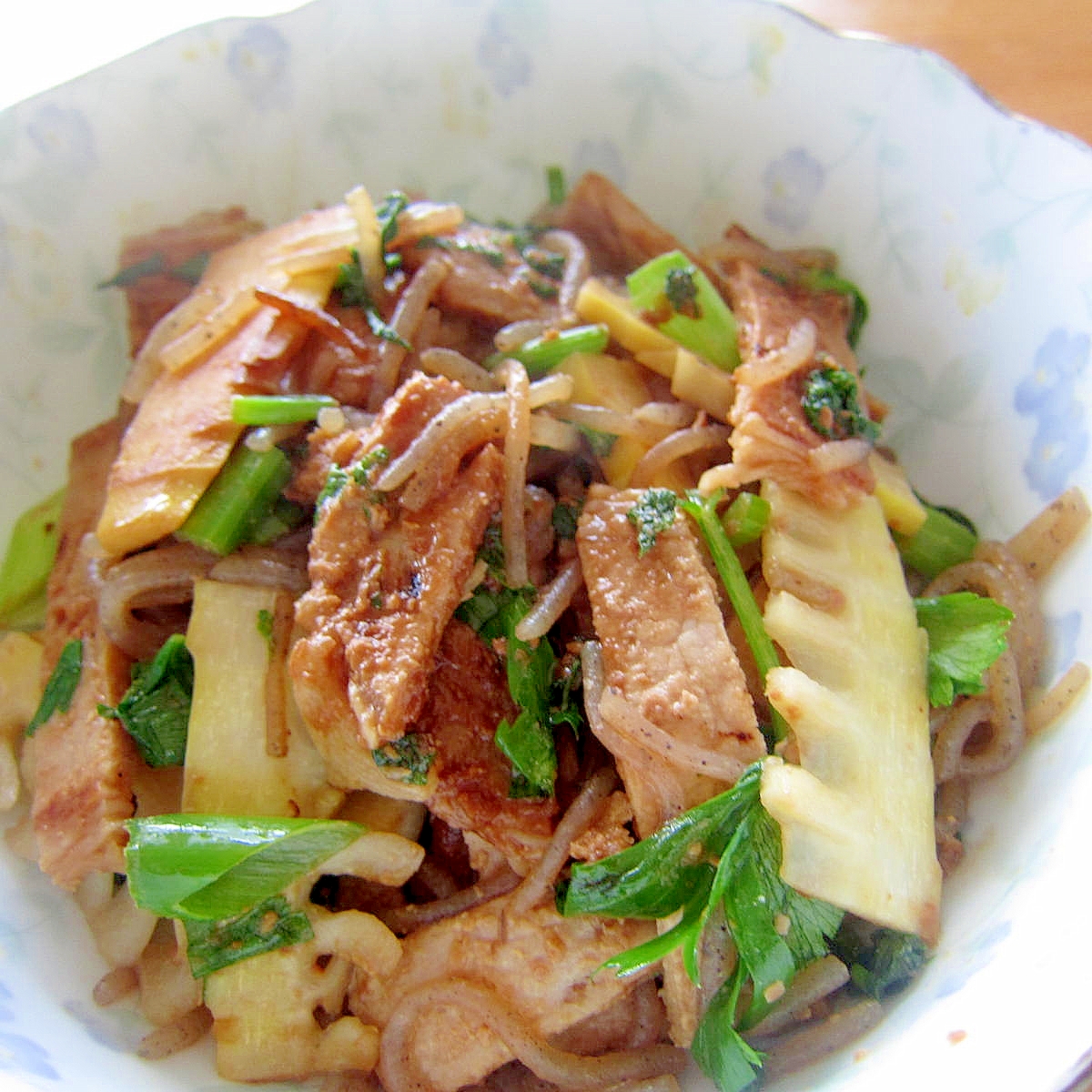 豚肉味噌焼きミツバと筍しらたき炒め