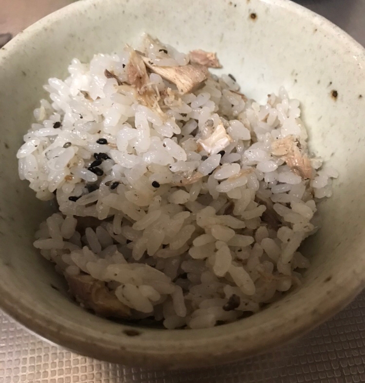 鯖缶と黒ゴマの炊き込みごはん