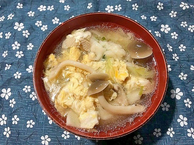 しめじと水餃子の卵とじスープ