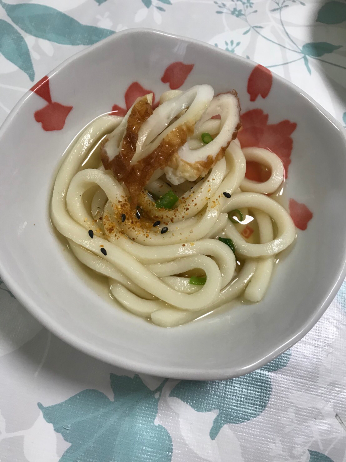 1玉分け分けしたよ☆一口竹輪うどん(o^^o)