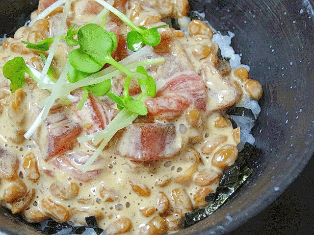 赤身がトロ味に♪　「まぐろマヨ納豆丼」