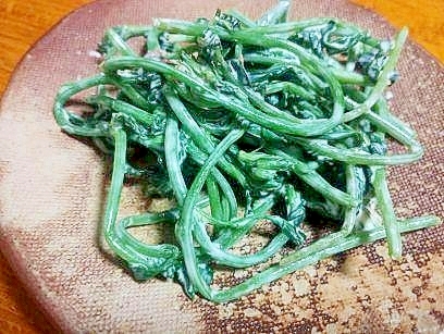 ルッコラの　花の　マヨポン和え