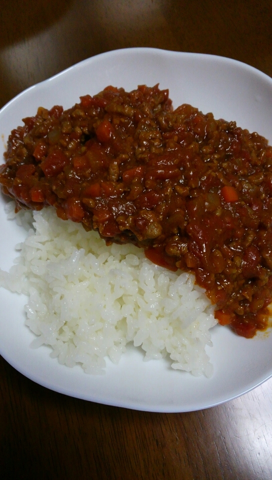 トマトでさっぱりドライカレー