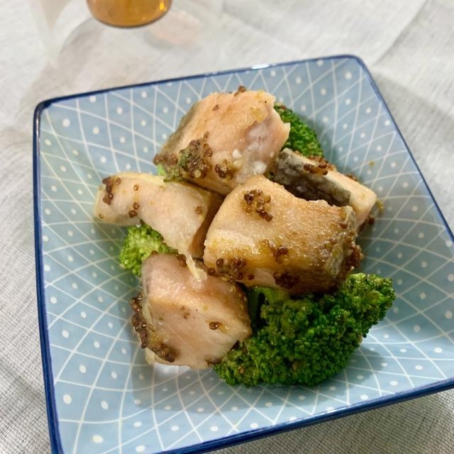 鮭とブロッコリーのハニーマスタード炒め