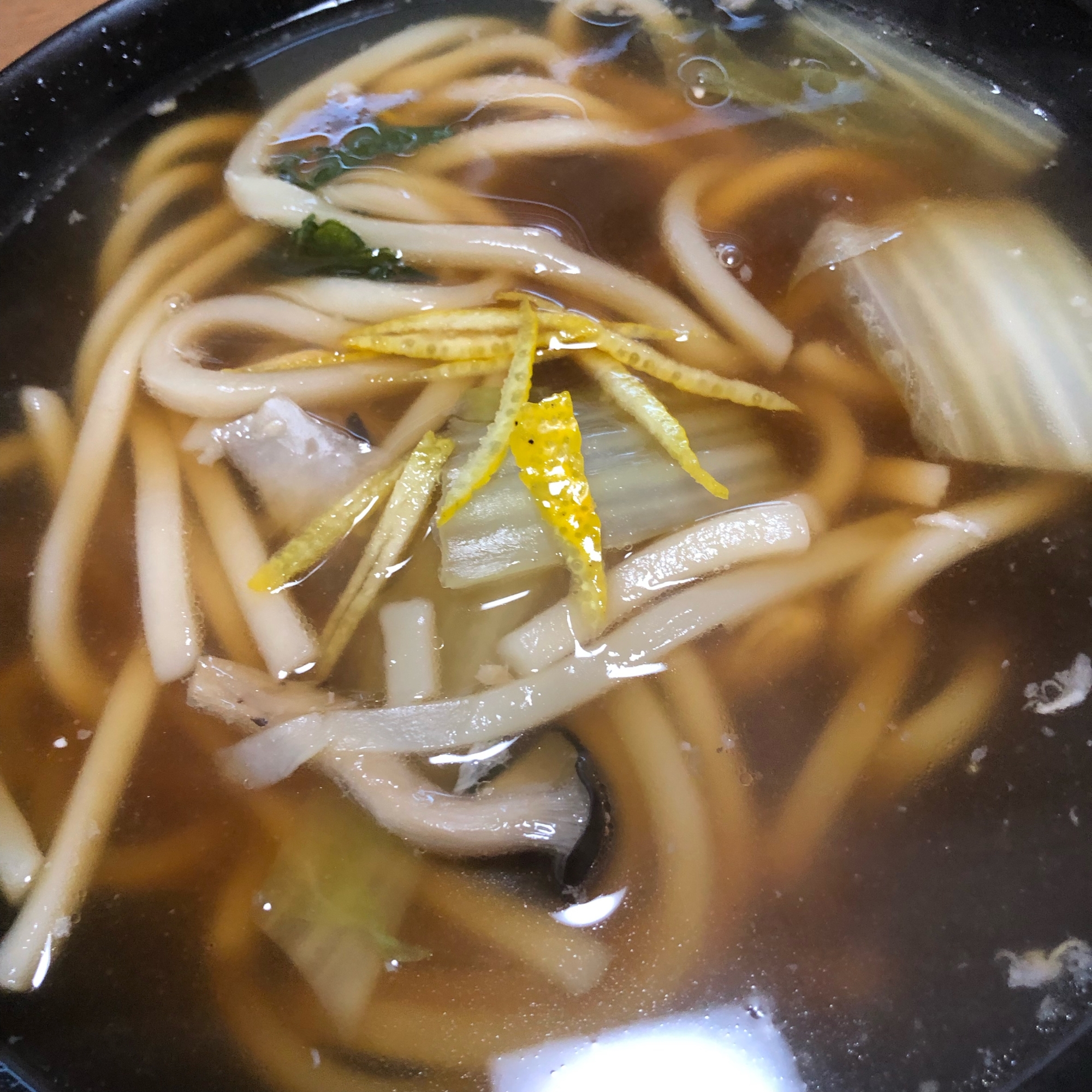 鍋の残り汁で、あったか煮込みうどん