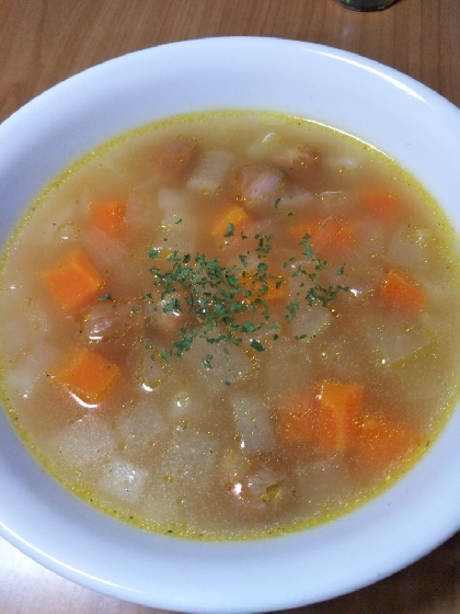 余っていた大根がたっぷり食べられて良かったです♪コンソメと醤油が良い味出してました！リピートします☆