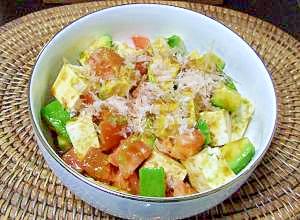 和風に醤油味で! トマト+アボカドと豆腐のサラダ