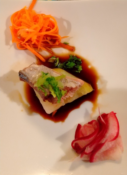 おしゃれなブリのレシピを探していました。参考に作ってみました。バルサミコソースのブリ大根美味しかったです。