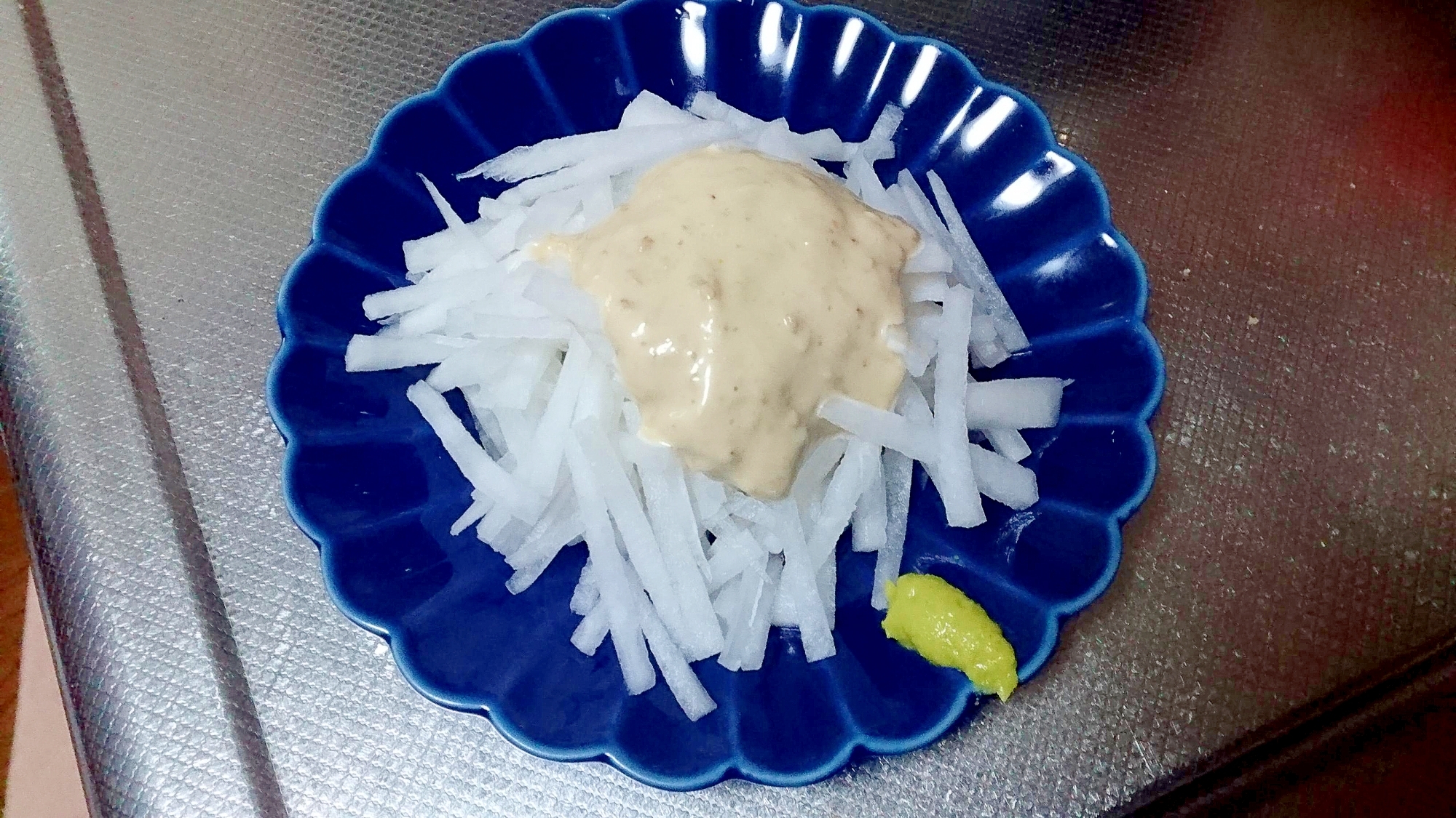 気分もシャキ!ごまわさマヨの大根サラダ