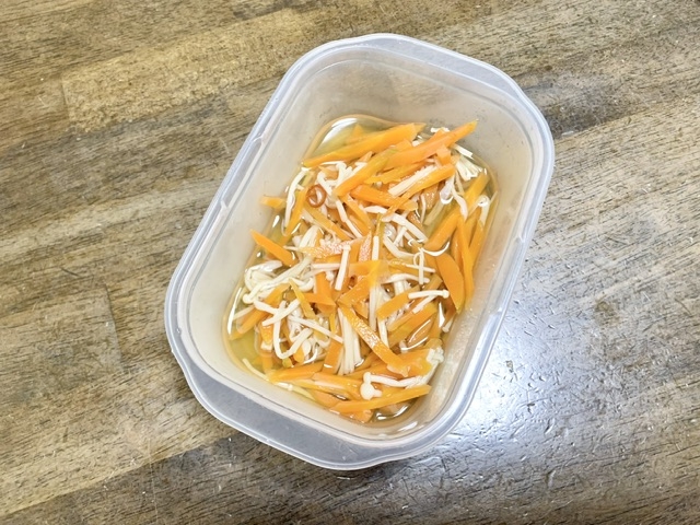 にんじんレシピ　にんじんとえのきのきんぴら風