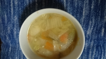 魚肉ソーセージと野菜のコンソメスープ