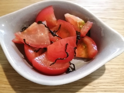 塩昆布のトマトサラダ