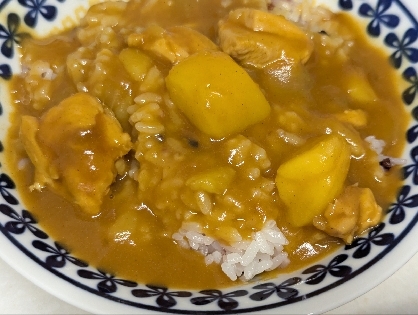 じゃがいもと胸肉のカレー