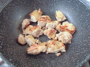 盛り付け前の写真でスミマセン(＾＾；
塩麹の旨味で、鶏ももがとっても美味しかったです。
ご馳走様でした(◍ ´꒳` ◍)