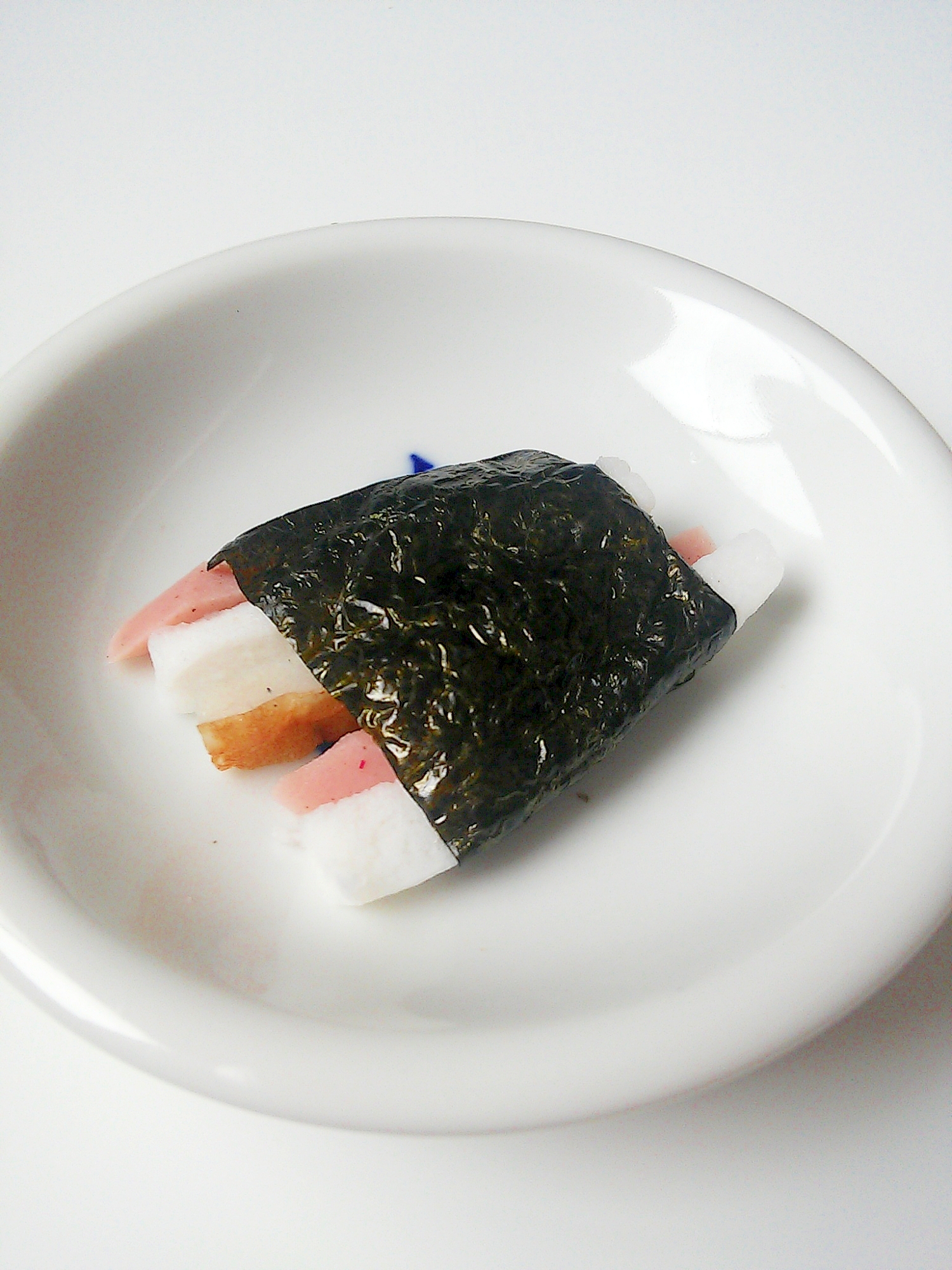魚肉ソーセージとはんぺんとちくわの生姜醤油海苔巻き