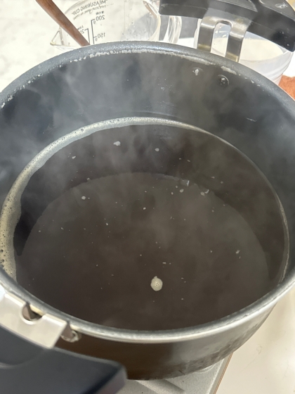 鰹節のお出汁で！温かい蕎麦のつゆ