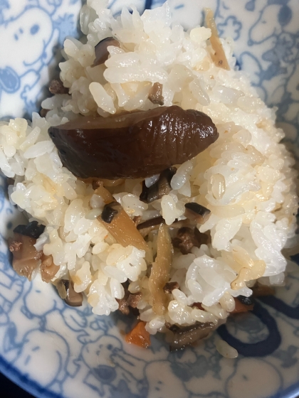 鶏もも肉と椎茸の炊き込みご飯