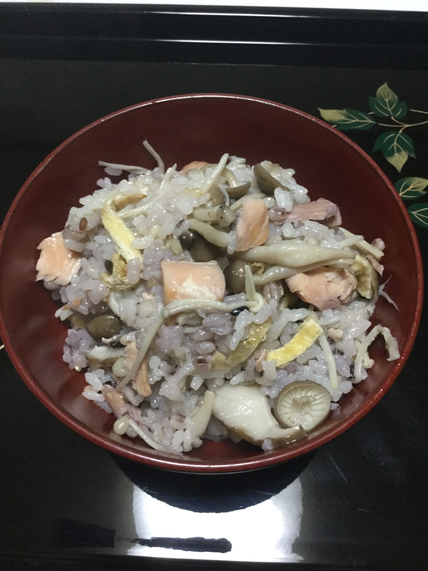 塩鮭ときのこの炊き込みご飯