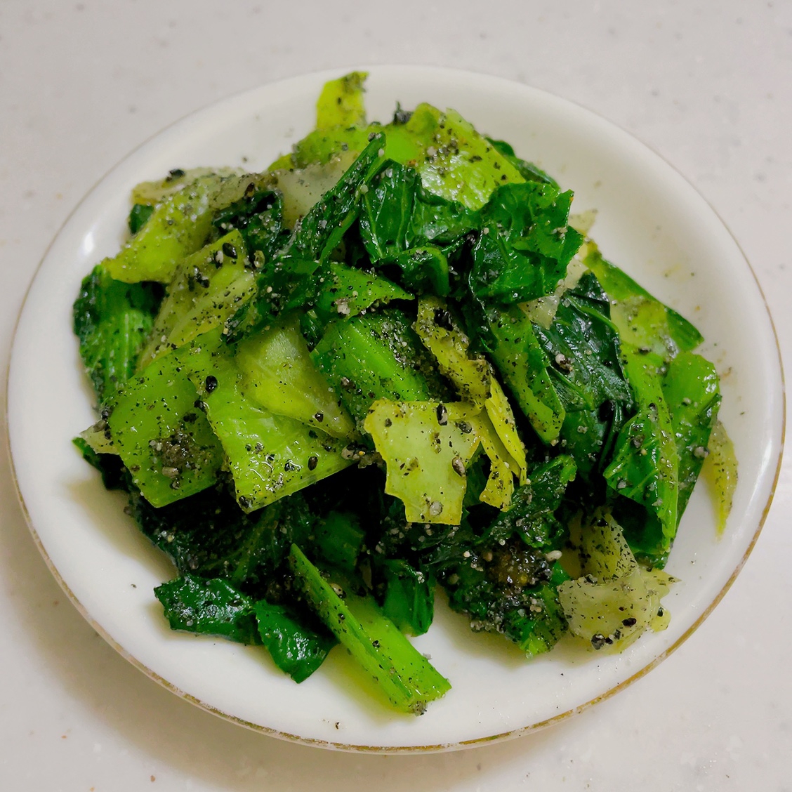 少し黒め！キャベツとほうれん草の胡麻和え✨