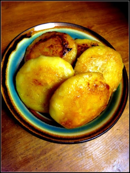 餃子の具の残りdeこんがりポテト餅まんじゅう