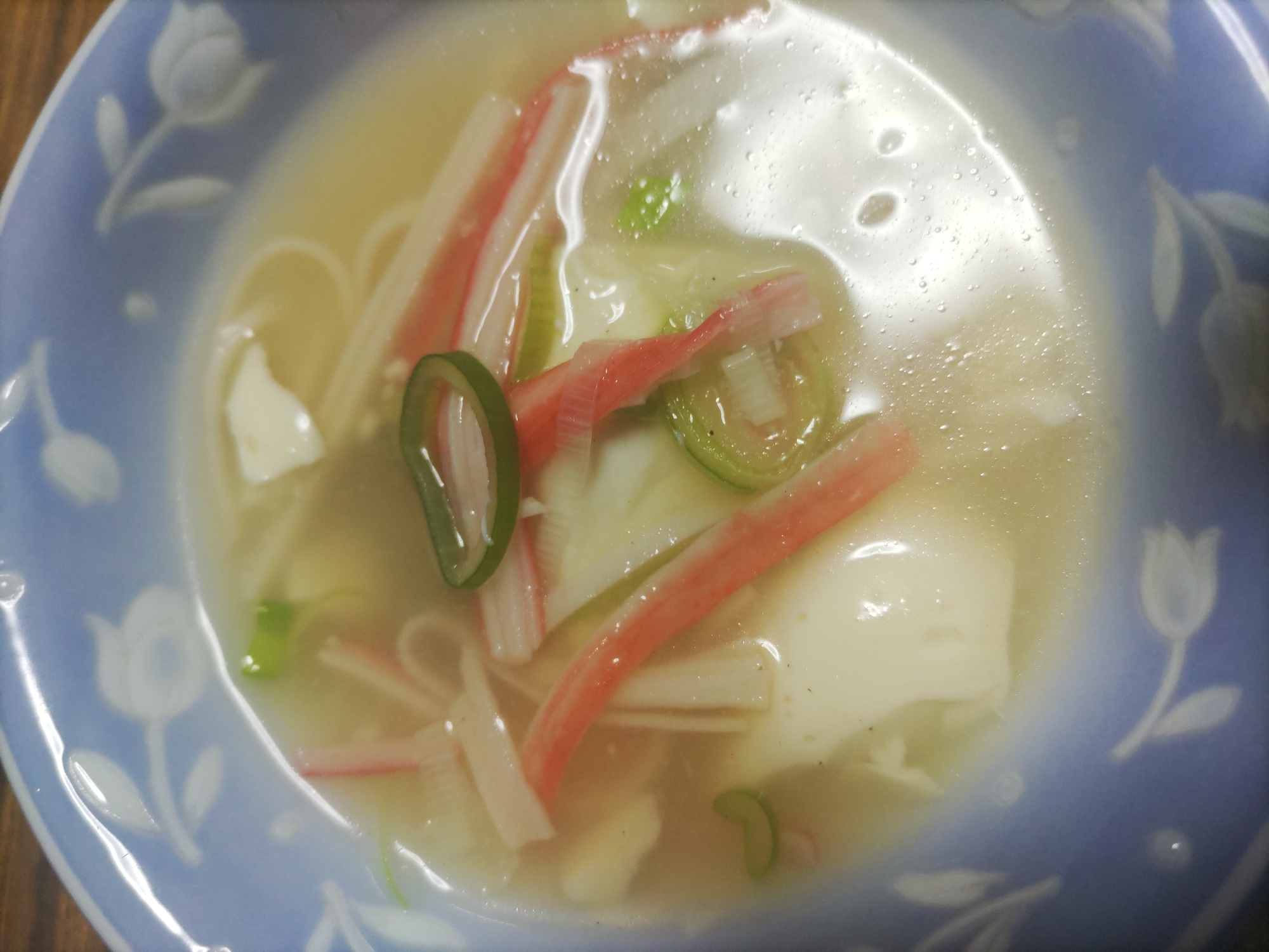 豆腐とカニカマの中華スープ