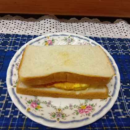 国産チーズのたまごサンド