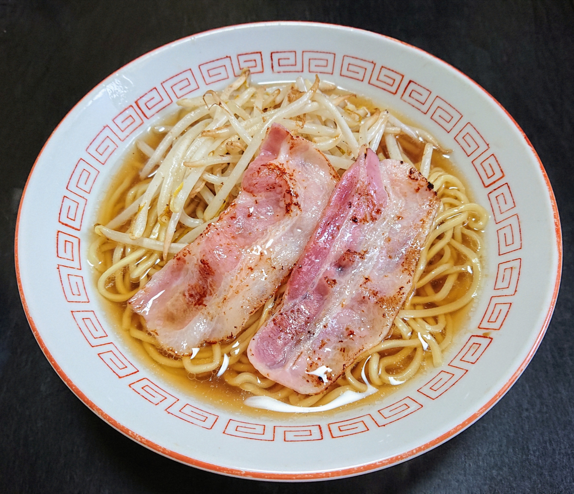 ベーコン醤油ラーメン