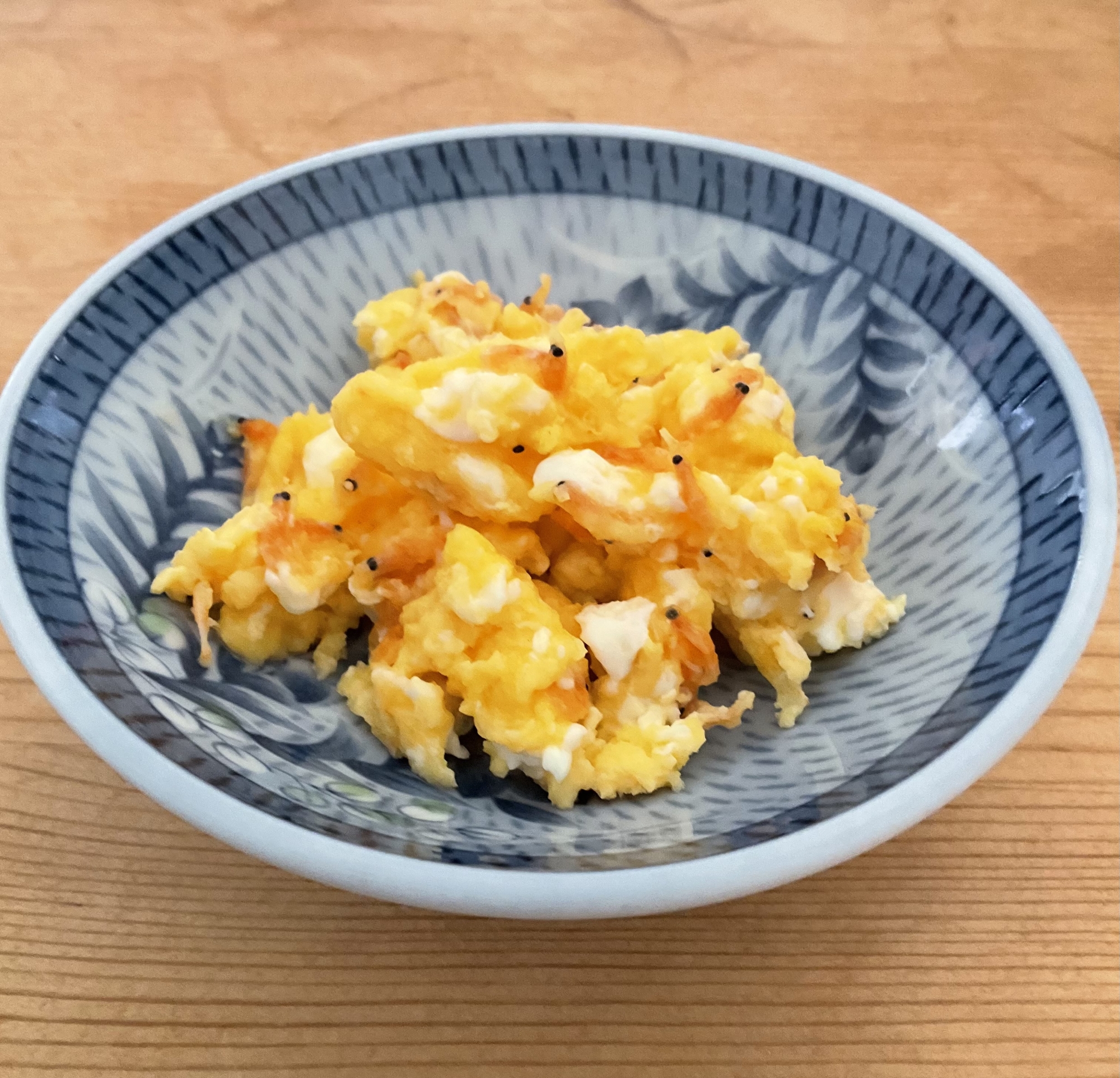 あみえび入りスクランブルエッグ