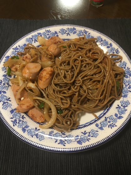 これ・・蕎麦なんです！蕎麦で作るナポリタン